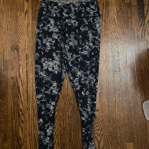 Women’s athletic leggings